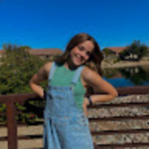 Meet your Posher, Chloe